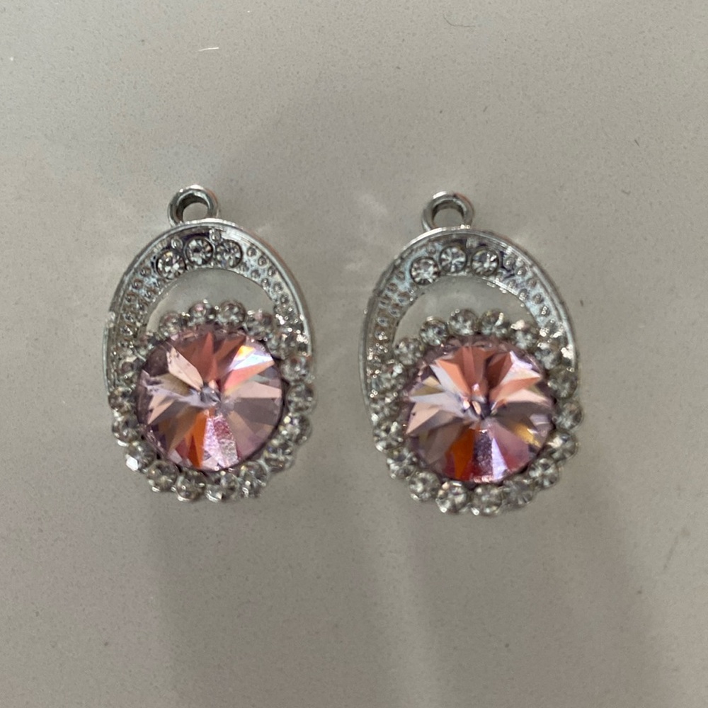 Findings: Pair of Pendants!